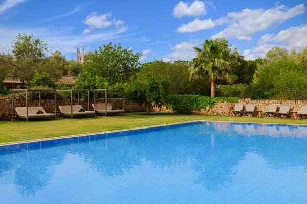 Pool Day Pass with Lunch Inclusive Collection by Hyatt Pool Day Pass with Lunch Inclusive Collection by Hyatt